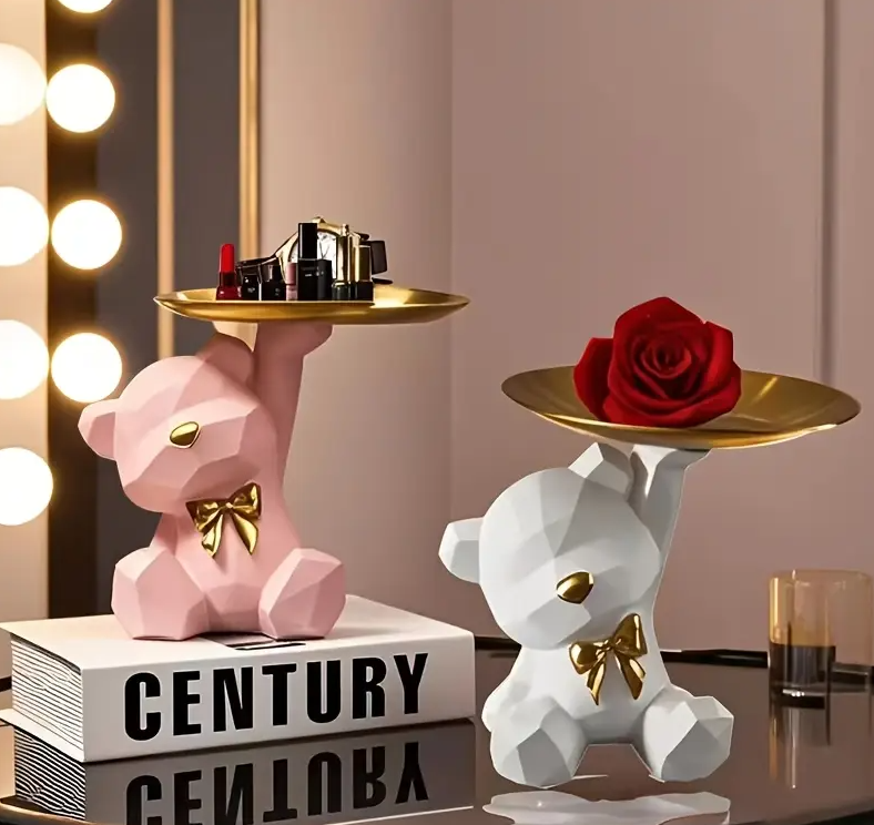 Bílý medvídek z pryskyřice s mašlí a tácem - 2