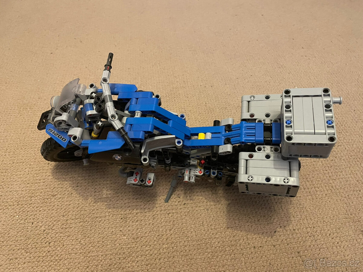 LEGO Technic 42063 BMW R 1200 GS Adventure - 2