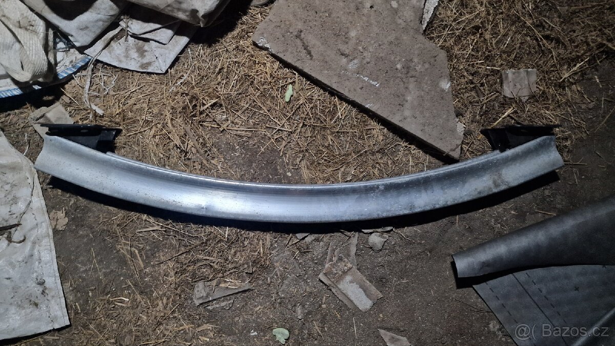 Zadní výztuha nárazníku Audi Q7 4LO 807 309 - 2