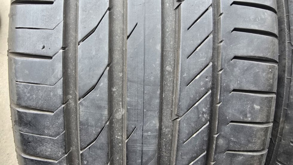 Letní pneu 255/40/20 Continental - 2