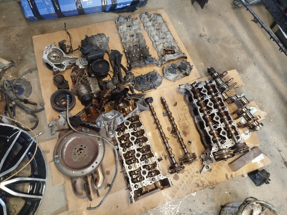 Díly motoru m273 4.7 v8 - 2