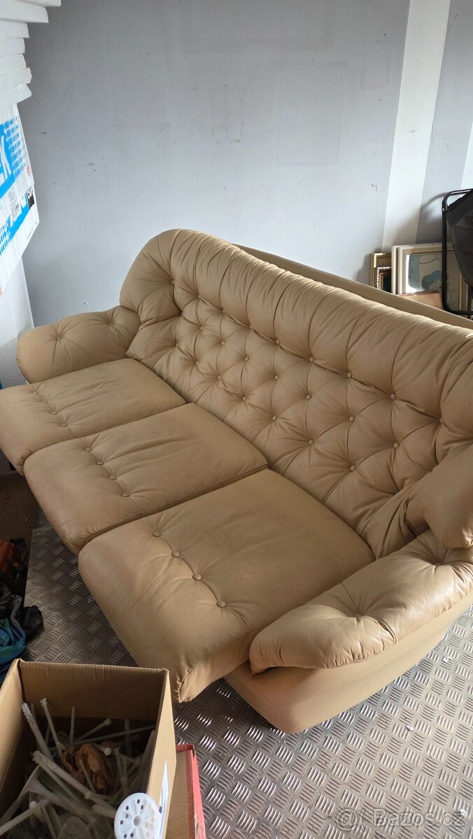 Zánovní kožený gauč - 2