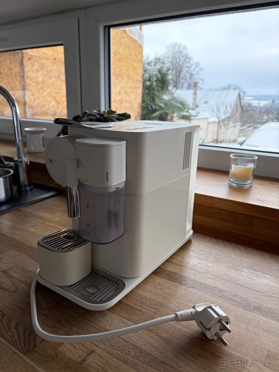 Nespresso DeLonghi Latissima - 2