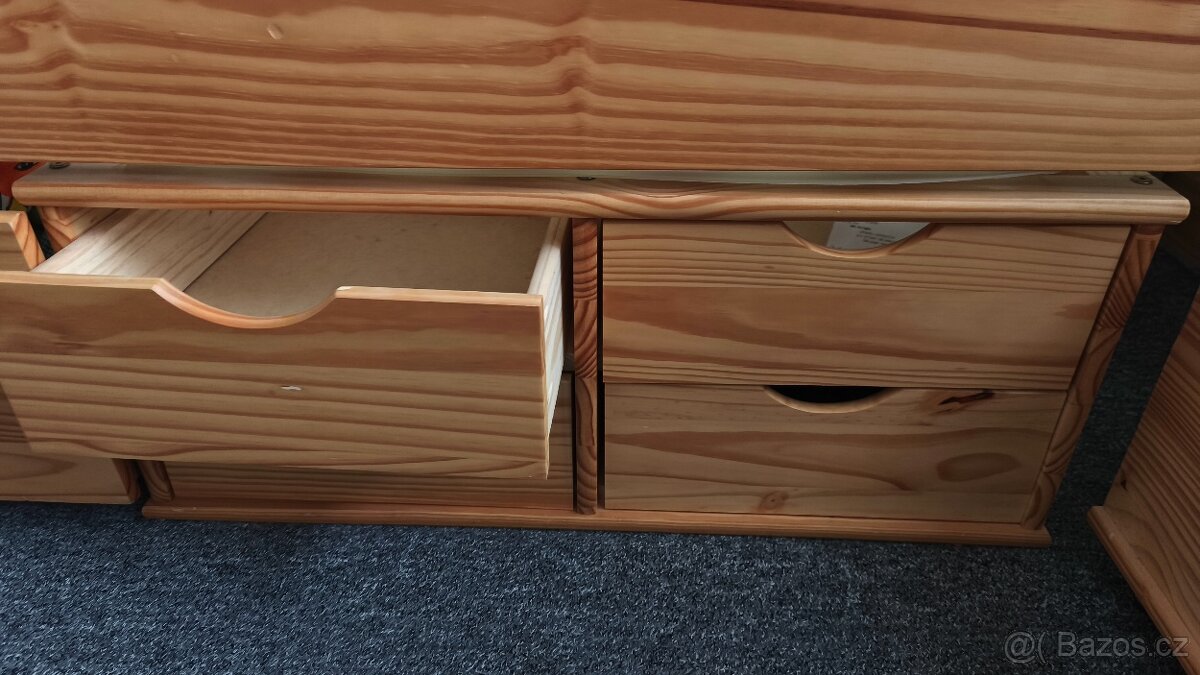 Prodám rám postele s úložnými prostory a roštem - 2