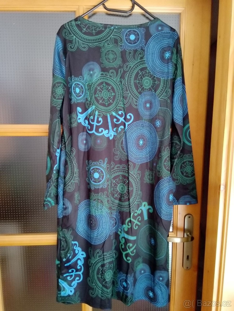 Dámské šaty s kapsami, zelená kola - 2