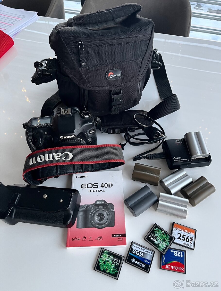 Poloprofesionální zrcadlovka tělo Canon 40D - 2