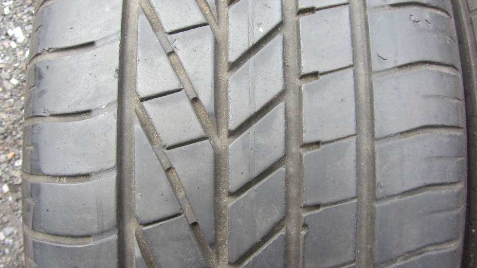 Letní pneu 255/45/20 Good Year - 2