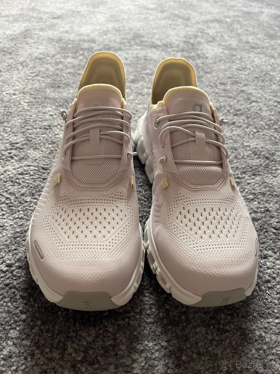 On Running, model Cloud 6 Push, velikost 39 - 2