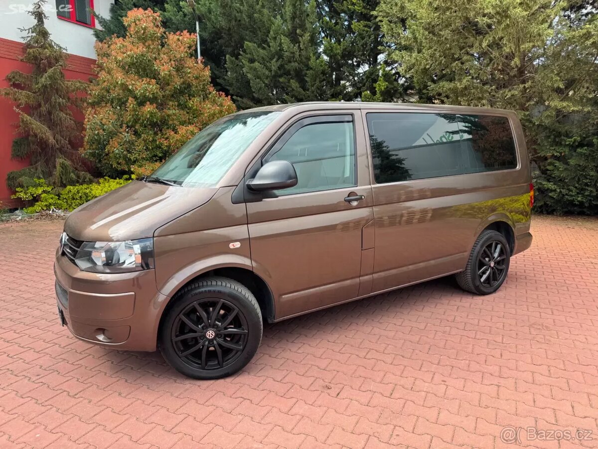 VW Multivan T5 2.0 TDI 103kW,1.Majitel,Webasto,Tažné,Navi. - 2