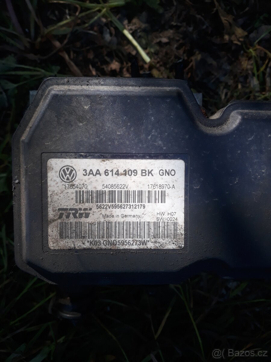 Řídící jednotka ABS vw passat b7 - 2