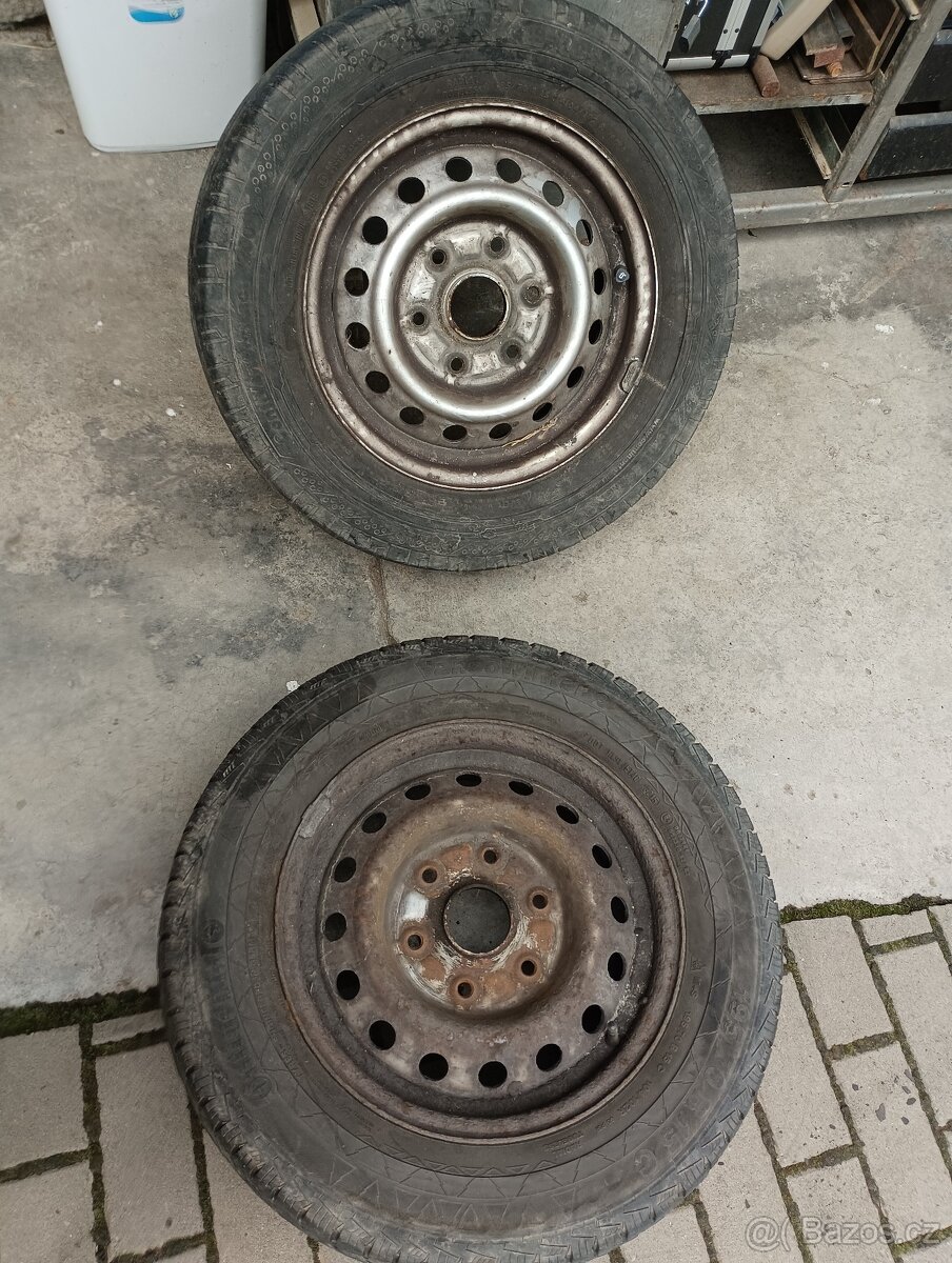 Pneu 195/70 R15 - 2
