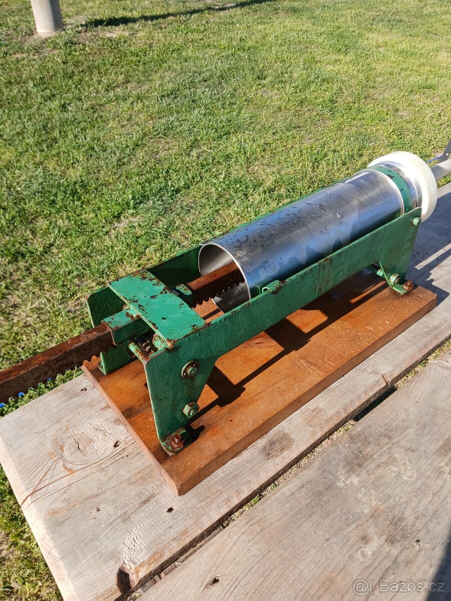 Plnicka klobas - 2