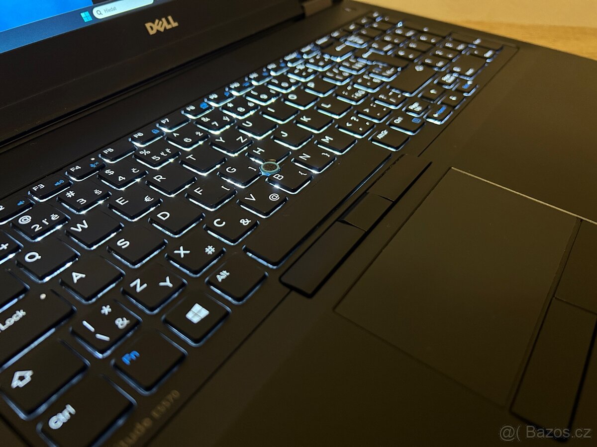 Dell Latitude 5570, i5, 8GB, 256 SSD, Win11, podsvícený - 2
