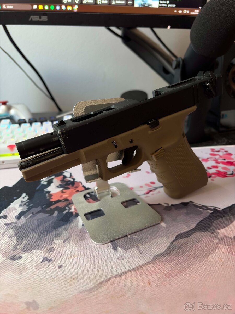 WE Glock 18C gen.4 tan GBB - 2