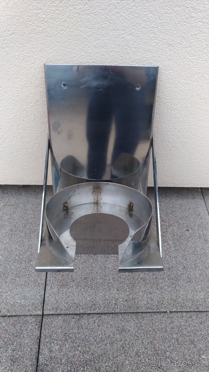 Nástěnný nerezový držák barelů - 2