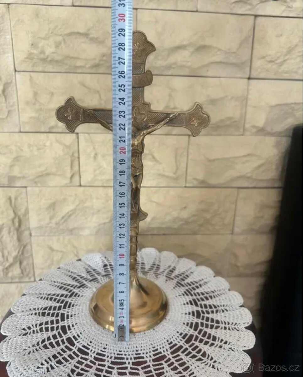 Elegantní mosazný kříž 29cm - 2