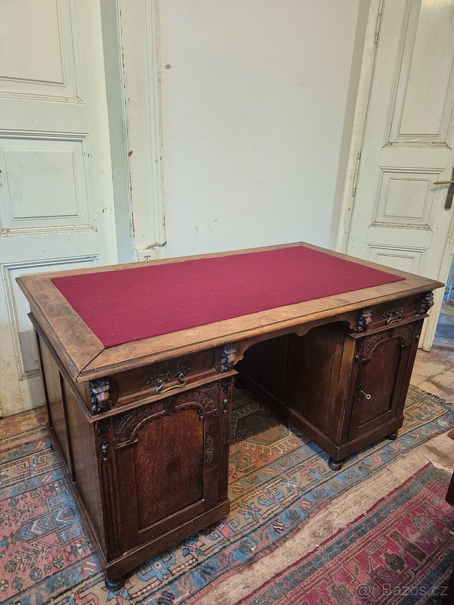 Starožitný psací stůl s bohatým řezbářstvím - Prostorový - 2