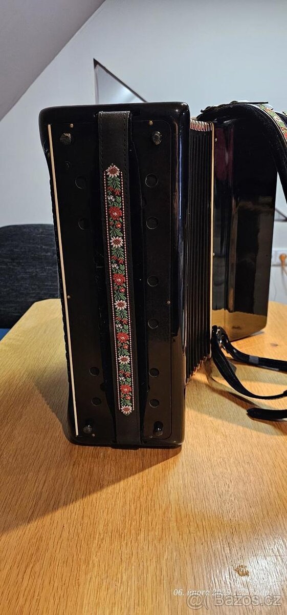 Acordeon Lignatone 120basů - 2