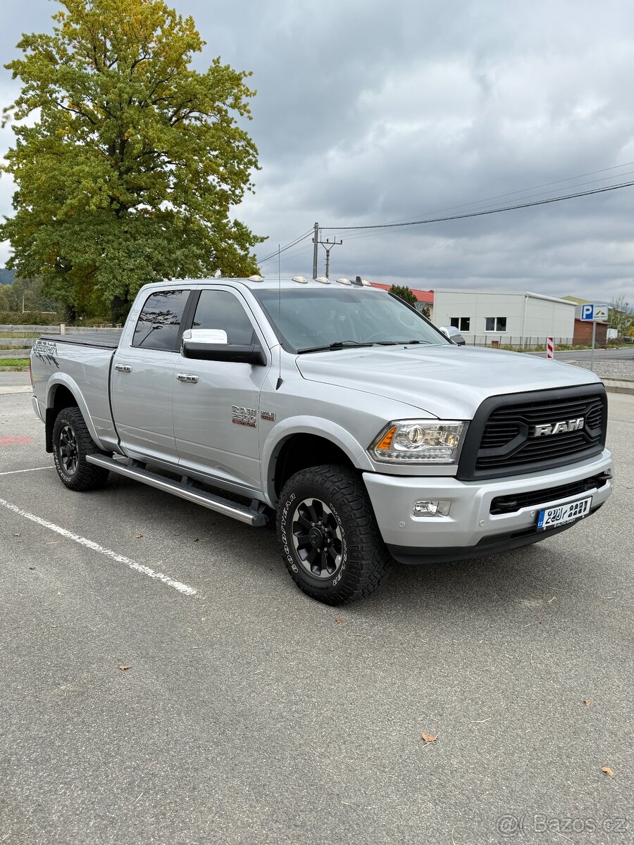 DODGE RAM 2500 HEAVY DUTY—6.4 V8 HEMI—2016–Laramie—VZDUCH— - 2