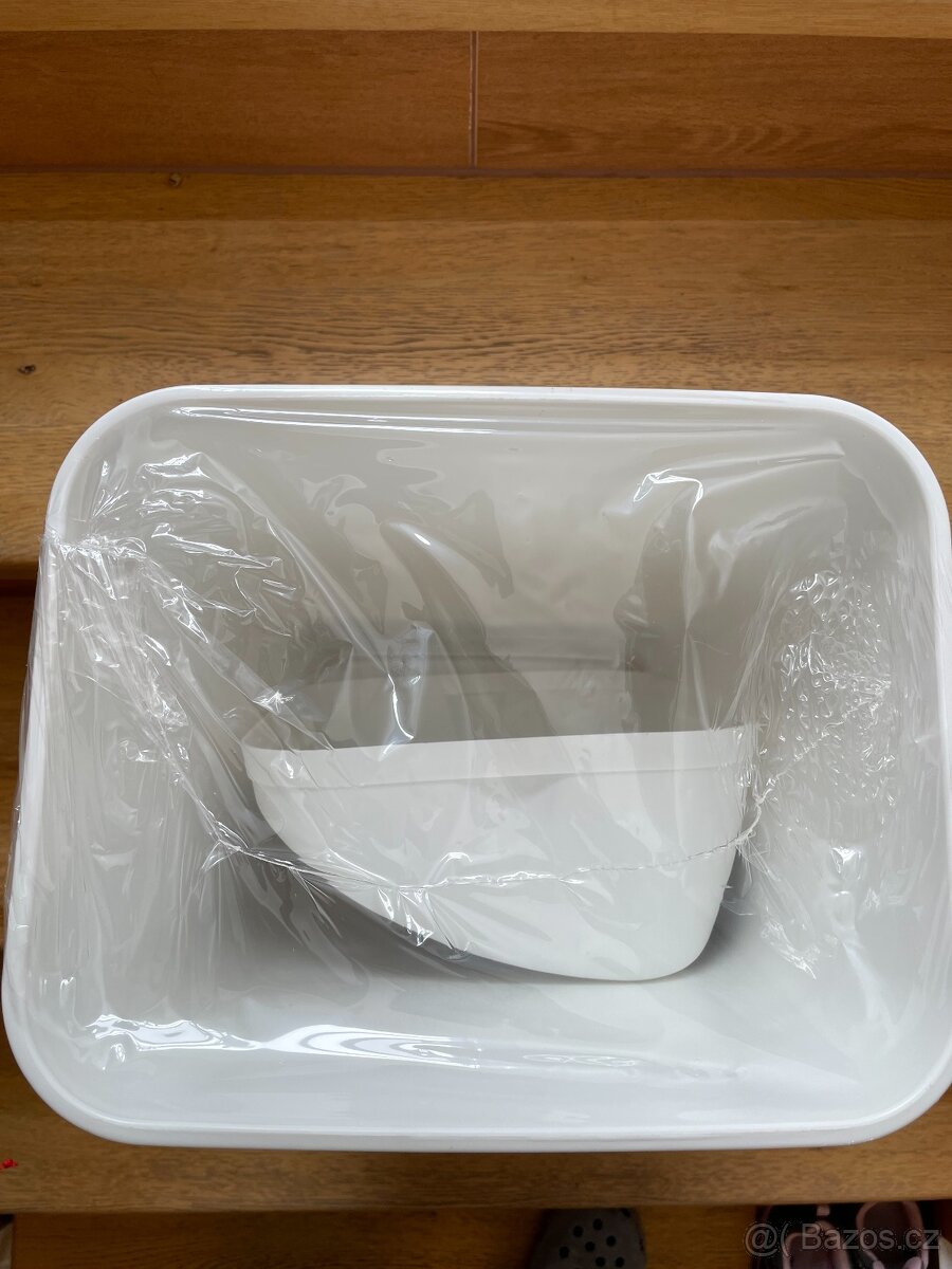 Odpadkový plastový koš s víkem - 2