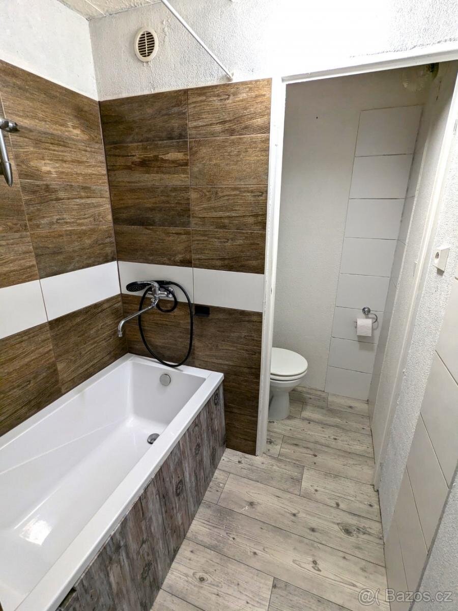 Pronájem bytu 1+1 v ulici Krušnohorská 1662 v Jirkově - 2