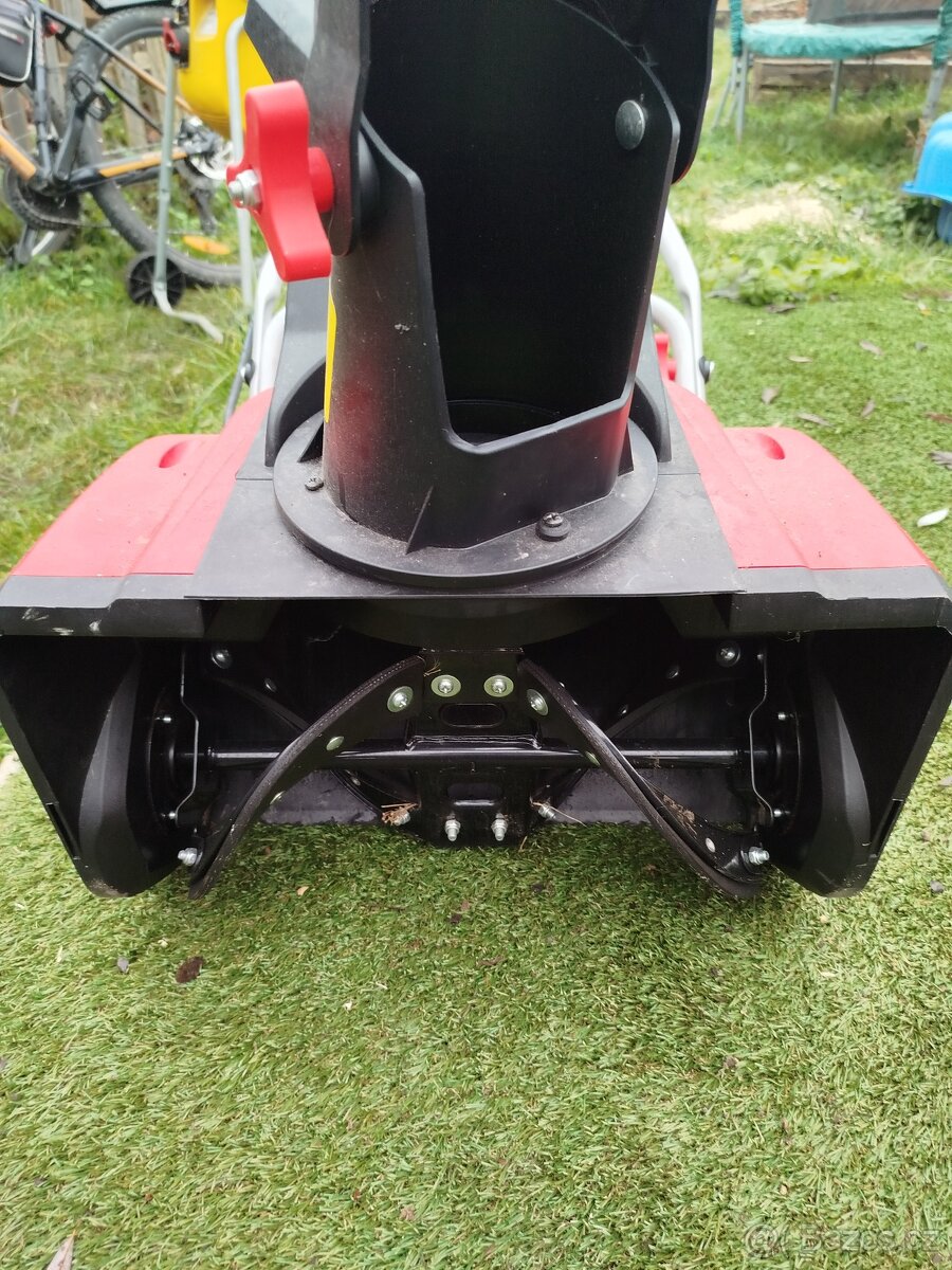 Akumulátorová sněhová fréza - 2