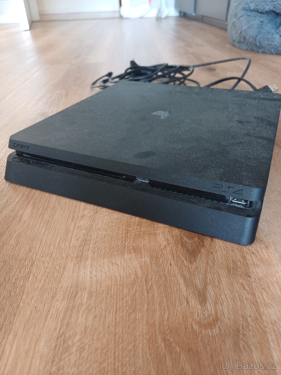 Ps4 slim 500Gb + 2x ovladač - 2