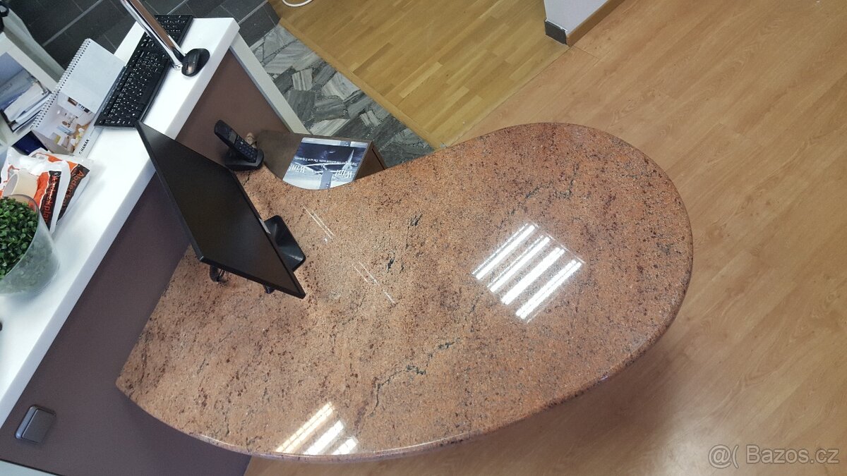 Stůl žula přisazený cca 160cm - 2