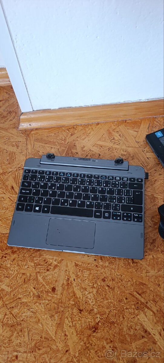 Acer one 10 4in1 notebook/tablet - 2