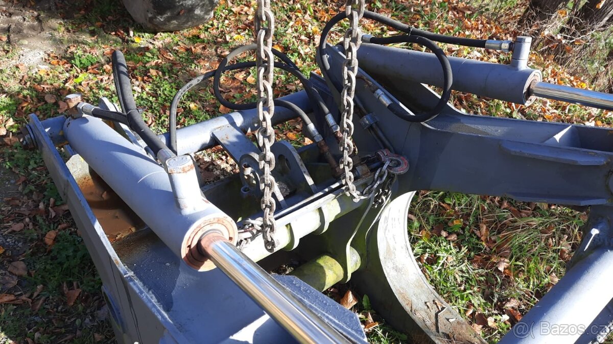 Manipulační kleště na klády - 2