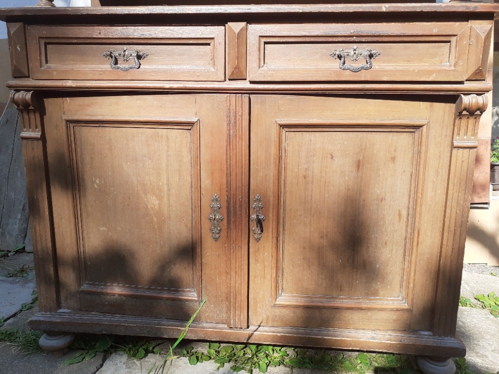 prodám starou skříň - 2