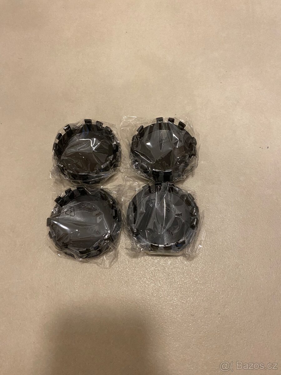 Středové krytky kol Dodge 63 mm - 2