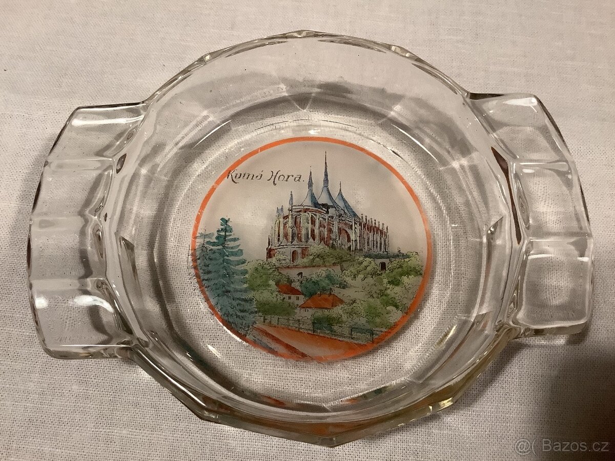 Skleněný popelník - 2