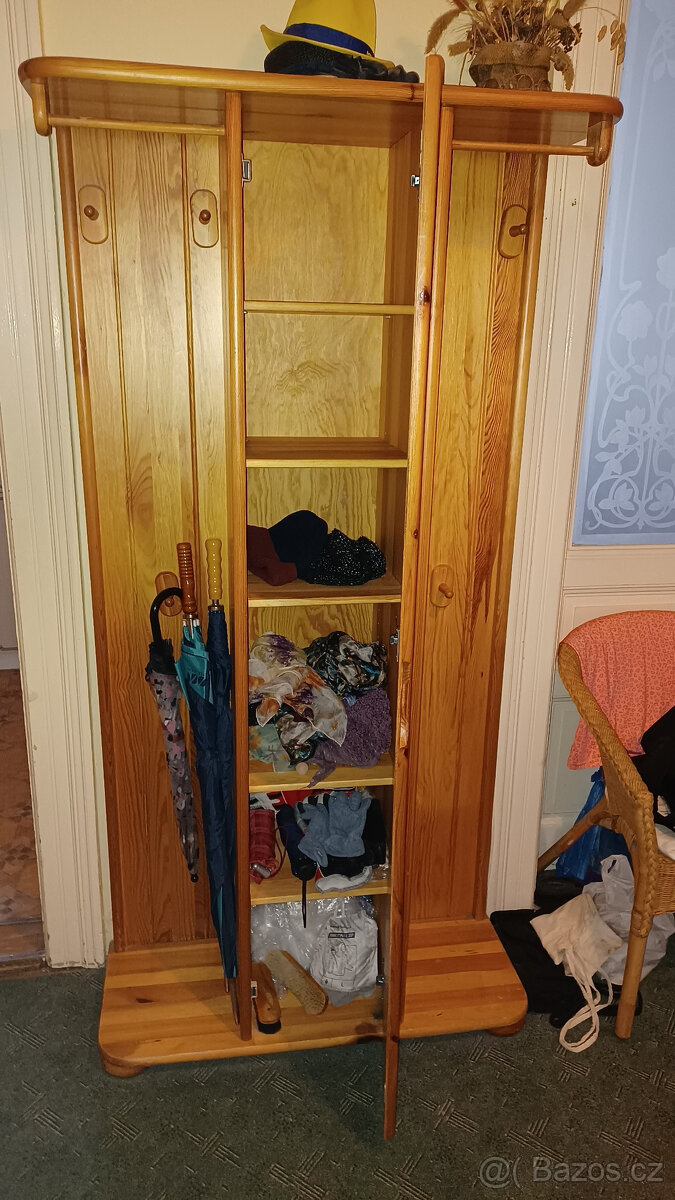 Předsíňová stěna - 2