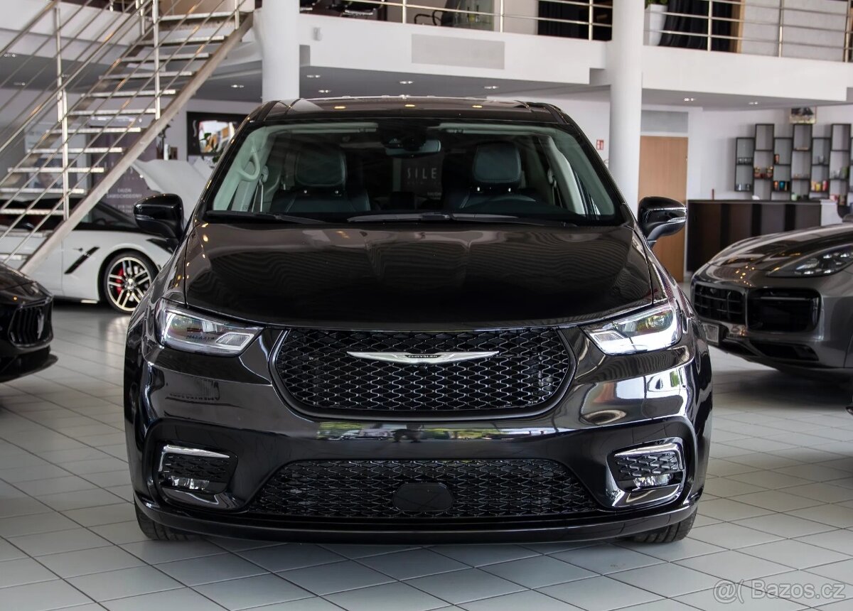 Chrysler Pacifica - 2