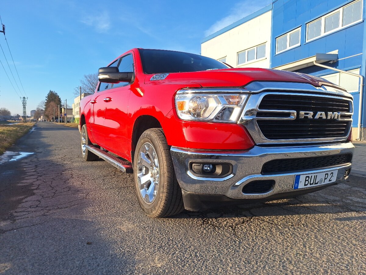 Dodge RAM 1500. 5.7 Hemi r .2019. Pouze 23.000km - 2