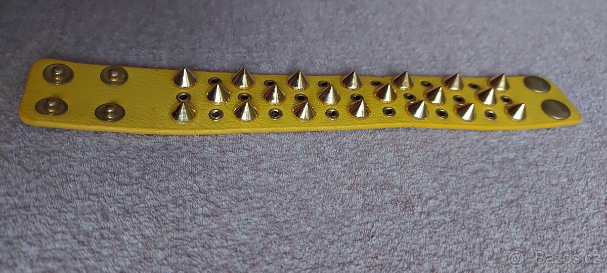 Náramek s ostny - 2
