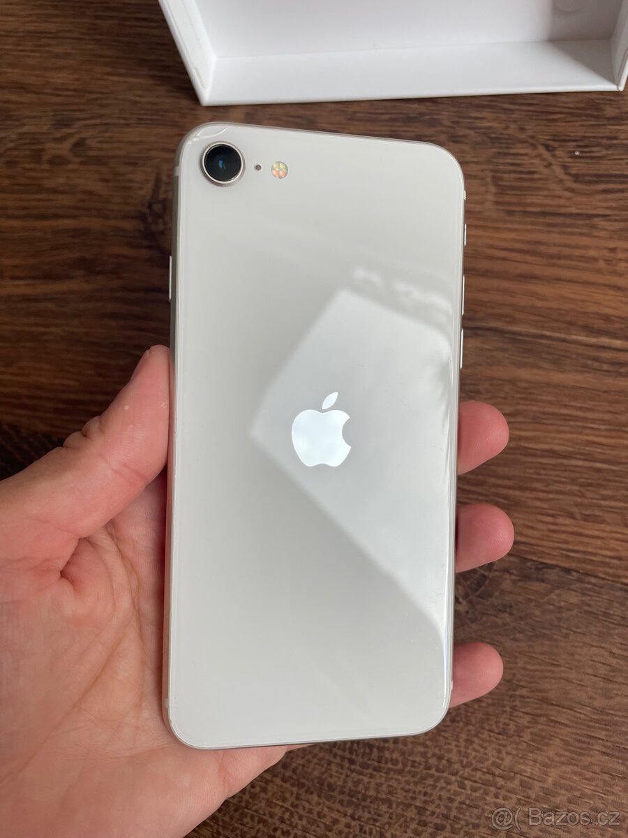 iPhone SE 2022 256 gb + příslušenství - 2