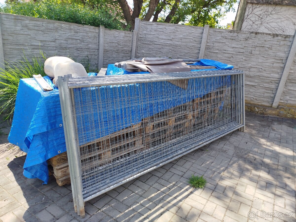 Mobilní plot, podstavce k plotu - 2