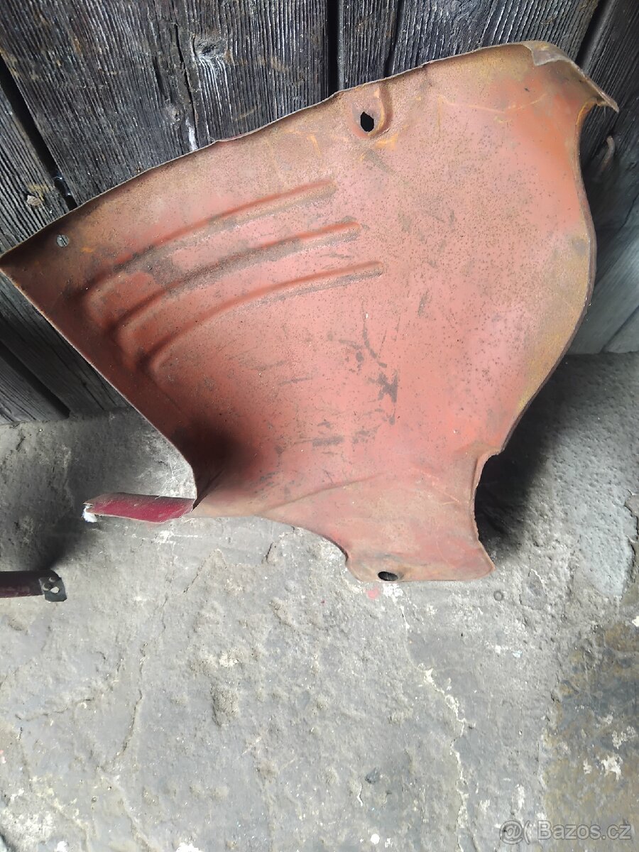 podsedlové plechy pařez 550 - 2