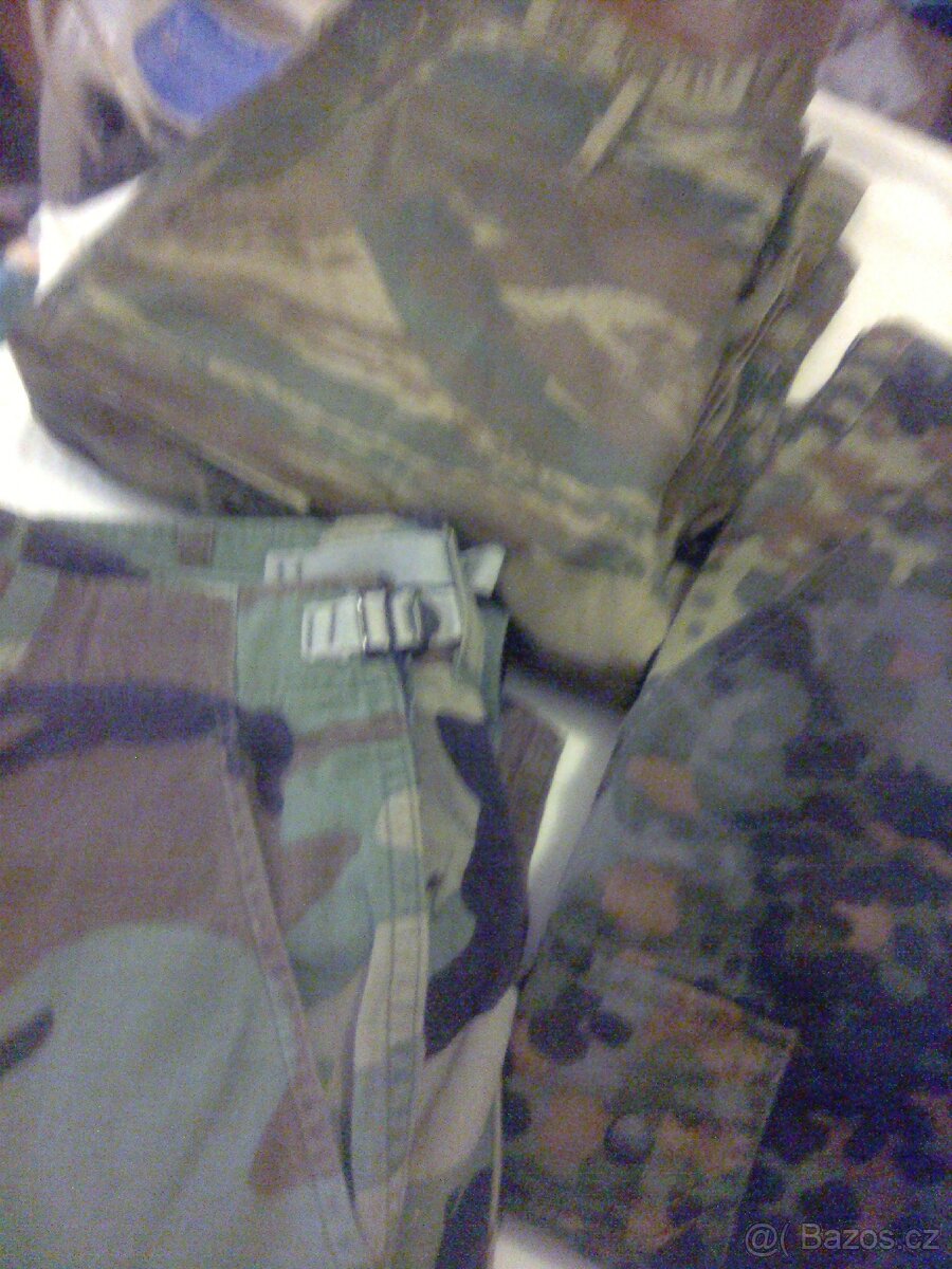 3x kalhoty ,pouze najednou, cena 700kč + poštovné - 2