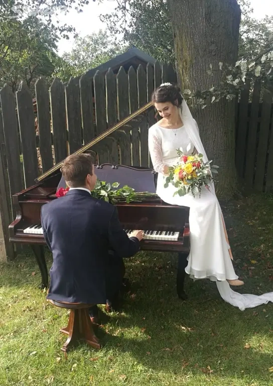 Pronajem klavir piano - 2