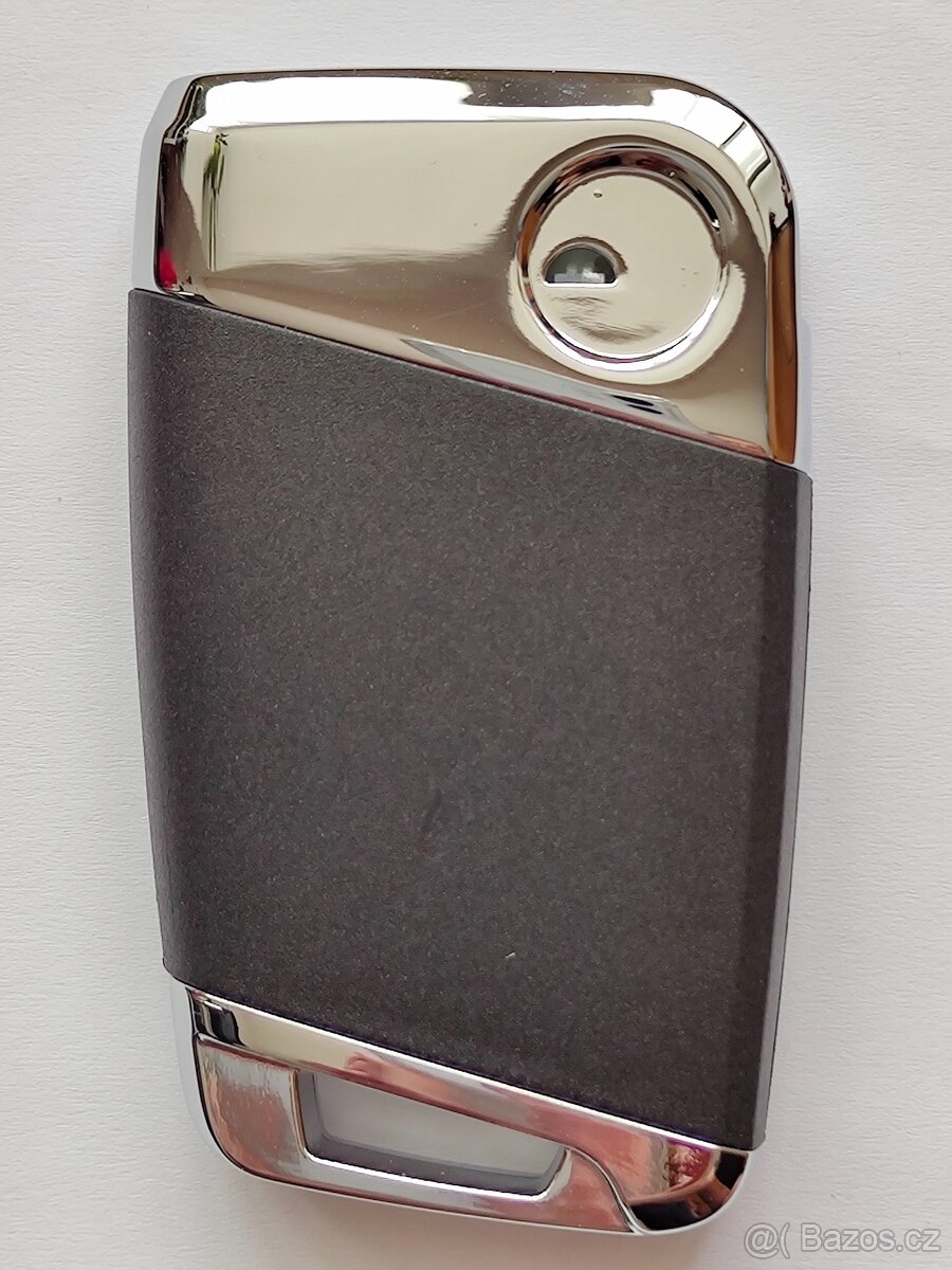 Klíč Škoda Superb Volkswagen Passat B8 + logo. Klíč bez log - 2