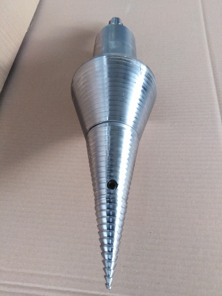 Štípací kužel s domcem za traktor svýmennou špičkou - 2