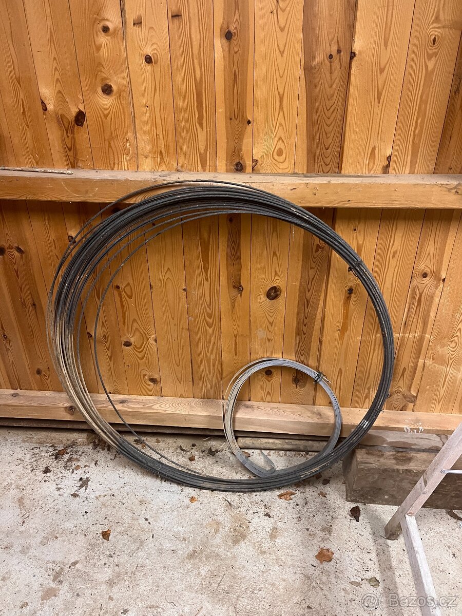 Ocelový zavětrovací pás 40x2mm (10m) - 2