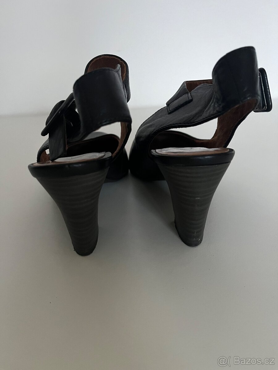 Černé lodičky Tamaris - 2