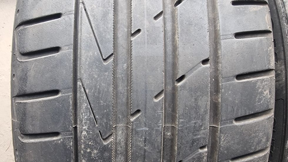 Letní pneu 225/45/17 Hankook - 2