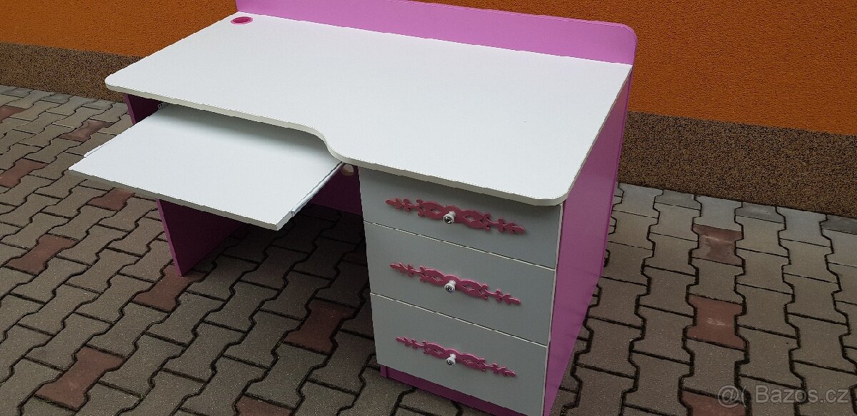 Počitacovy stul - 2