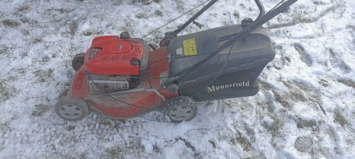 Benzin sekacka a rotační bubnová sekačka Moundfield - 2