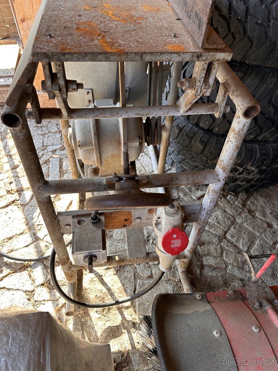 Hoblovka štosovačka - 2